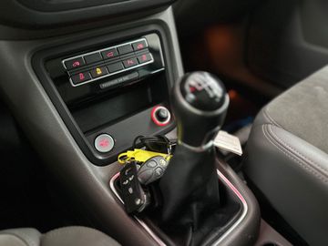 Car image 33