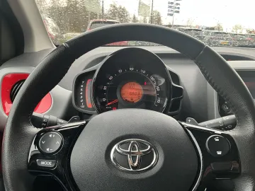 Car image 16