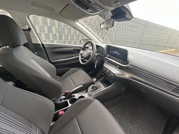 Car image 10