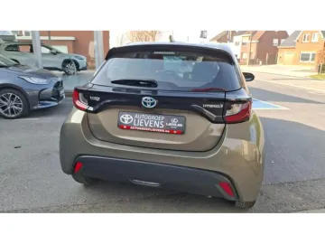 Car image 5