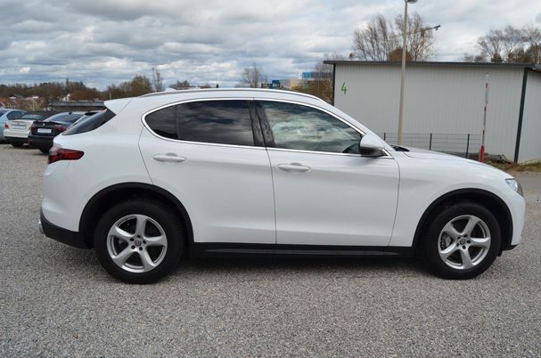 Alfa Romeo Stelvio 2.2 Diesel 16V AT8 Q4 Super 140 kW image number 4