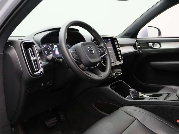 Volvo XC40 D3 AWD Momentum 110 kW image number 31