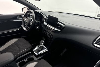 Car image 25