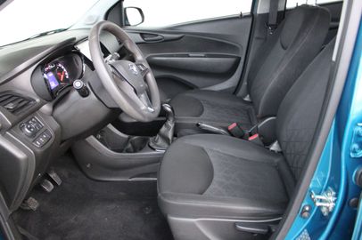 Car image 11