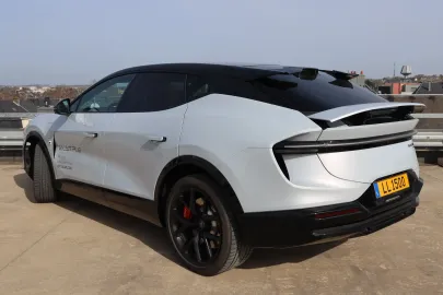 Car image 27