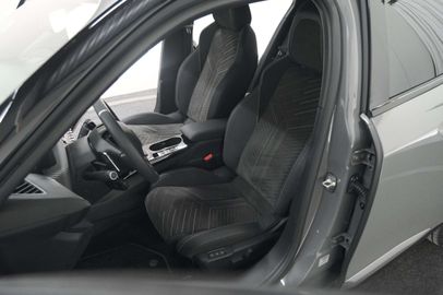 Car image 33