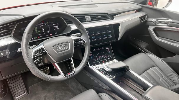 Audi Q8 55 quattro e-tron S-line 304 kW image number 7