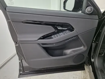 Car image 36