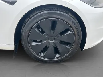 Car image 36