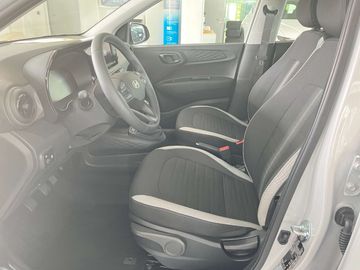 Car image 10