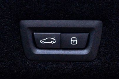 Car image 32
