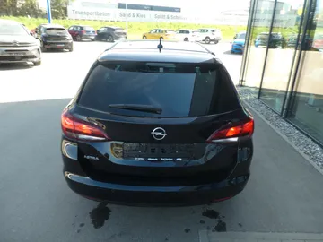 Car image 32