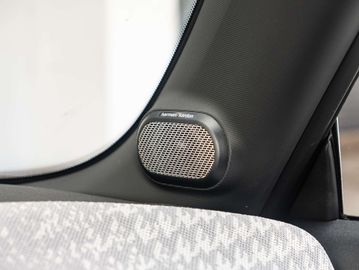 Car image 33