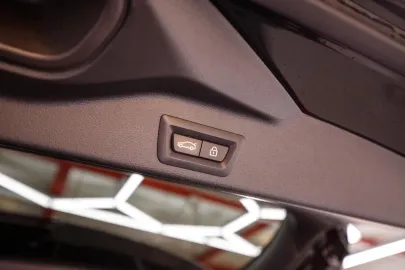 Car image 35