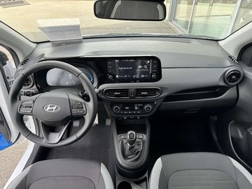 Car image 11