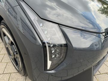Car image 23