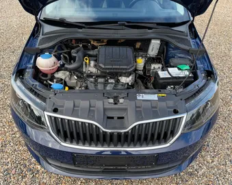 Car image 17