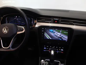Car image 37