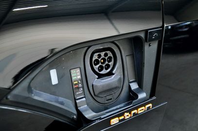 Car image 32