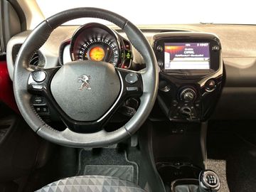 Car image 14