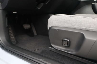 Car image 39