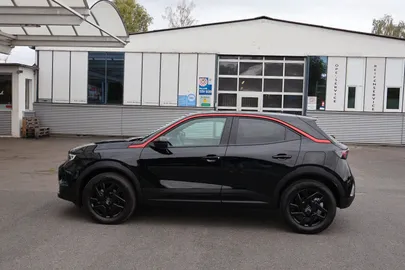 Car image 4