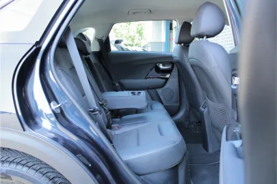 Car image 46