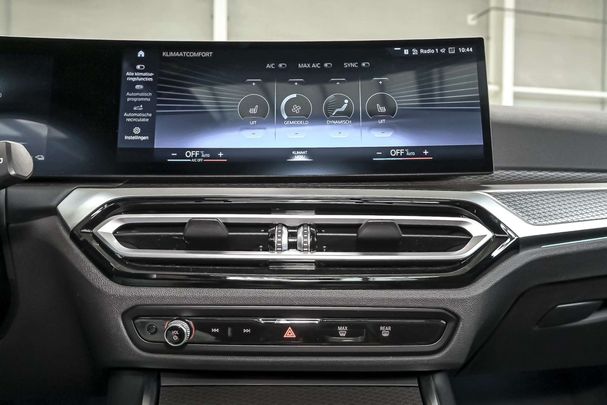 BMW 320 Touring e 150 kW image number 10