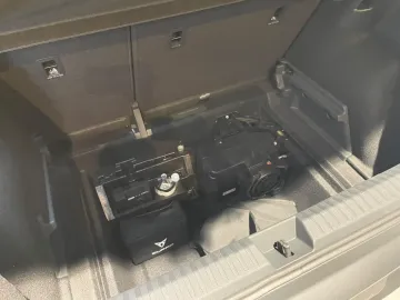 Car image 29