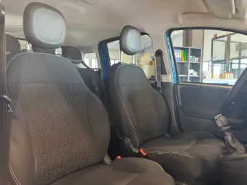 Car image 30