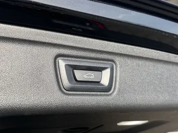 Car image 36