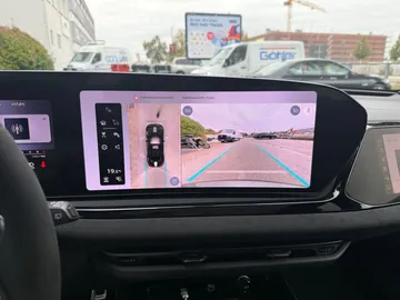 Car image 42
