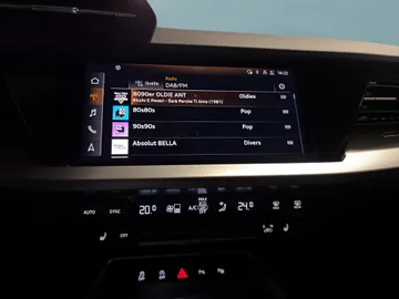 Car image 28