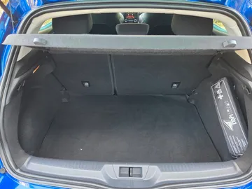 Car image 40