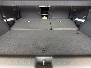 Car image 34