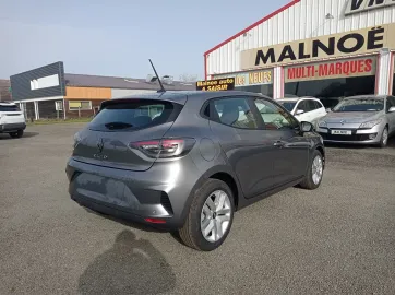 Car image 4