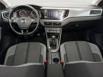 Car image 12