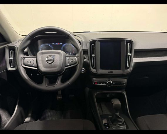 Volvo XC40 D3 Momentum 110 kW image number 3