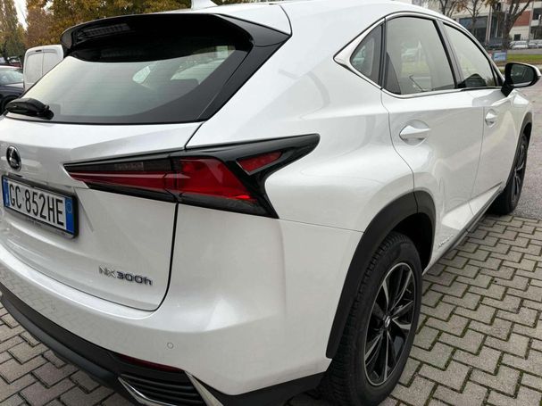 Lexus NX 300 h 145 kW image number 6