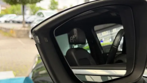 Car image 38