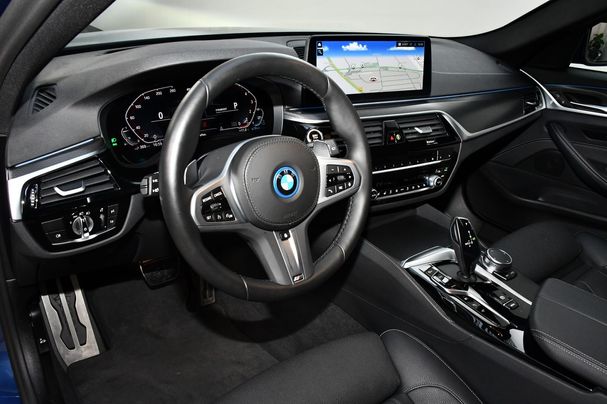 BMW 530 Touring xDrive 215 kW image number 8