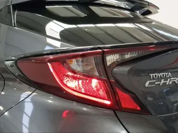 Car image 23