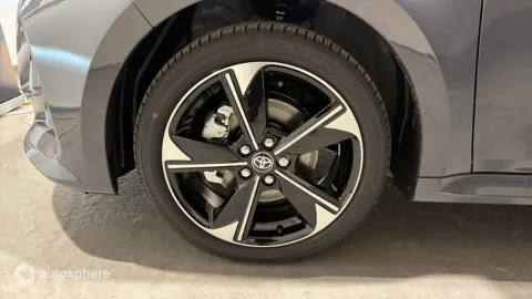 Car image 20
