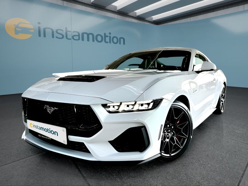 Ford Mustang Fastback V8