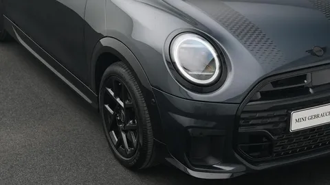 Car image 22