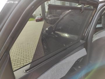 Car image 38