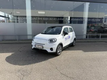 Car image 26