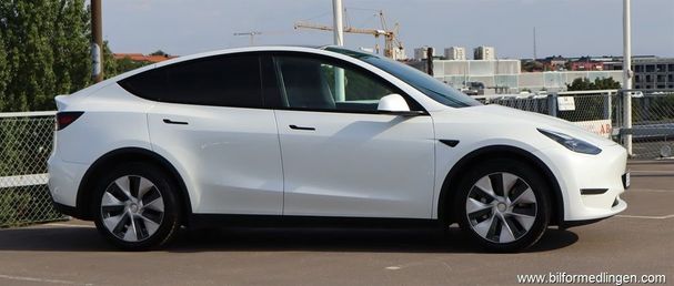 Tesla Model Y Long Range AWD Dual Motor 378 kW image number 16