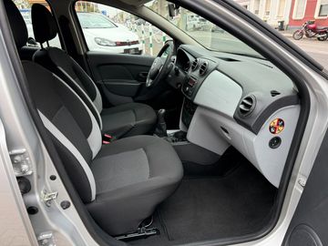 Car image 13