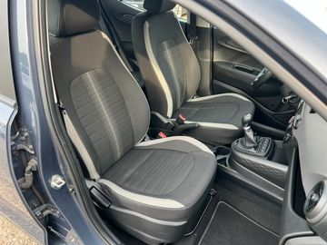 Car image 13